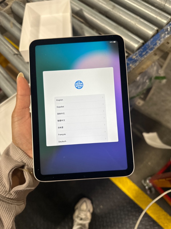 Photo 1 of Apple iPad Mini (A17 Pro): Apple Intelligence, 8.3-inch Liquid Retina Display, 128GB, Wi-Fi 6E, 12MP Front/12MP Back Camera, Touch ID, All-Day Battery Life — Starlight