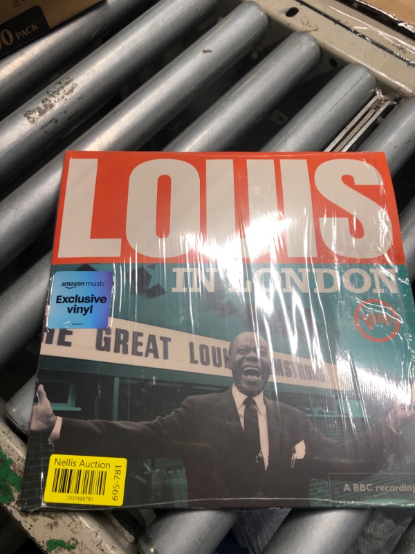 Photo 2 of Louis In London [Translucent Ruby LP] [Amazon Exclusive Vinyl]