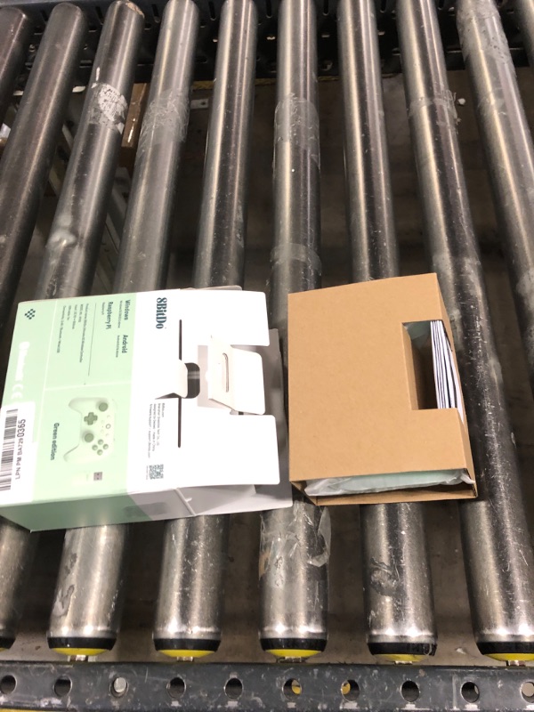 Photo 1 of 8Bitdo Ultimate 2C Wireless Controller for Windows PC and Android, with 1000Hz Polling Rate, Hall Effect Joysticks and Hall Triggers, and Remappable L4/R4 Bumpers (Green)