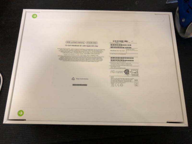 Photo 3 of Apple 13" MacBook Air (M3, Starlight)