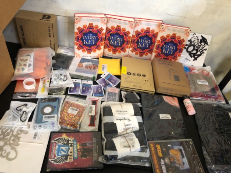 Photo 1 of  Small Items Pack ---sold as is
