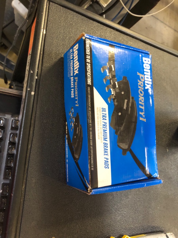 Photo 3 of Bendix Premium Copper Free CFC866 Ceramic Brake Pad (with Installation Hardware Front)