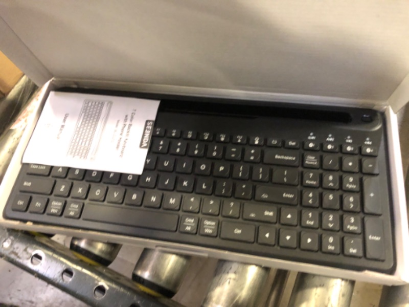 seenda Backlit MultiDevice Bluetooth Keyboard for Tablet Phone