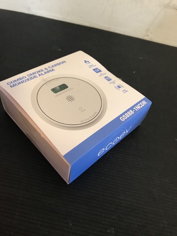 Photo 2 of And Carbon Monoxide Detector Combo 10 Year Battery, Dual Sensor Smoke Alarm Carbon Monoxide Detector with LCD Display for Home, 1 Pack