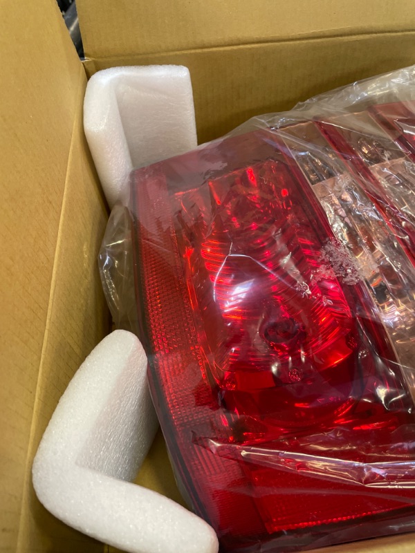 Photo 2 of Tyc 11-5932-00 Toyota Highlander Driver Side Replacement Tail Light Assembly