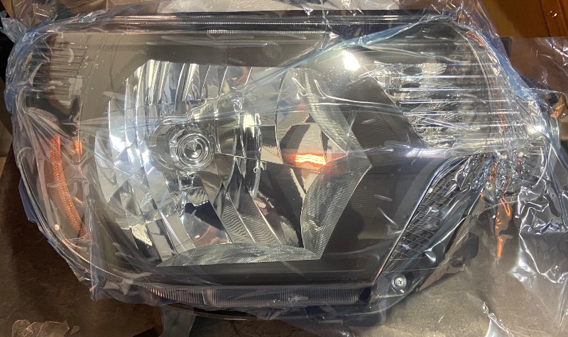 Photo 2 of [OE Style Anti-Yellowing Headlights for 2012-2015 Tacoma, for 2012 2013 2014 2015 tacoma Headlamp Assembly Replacement Black Housing Amber Reflector Left + Right Side