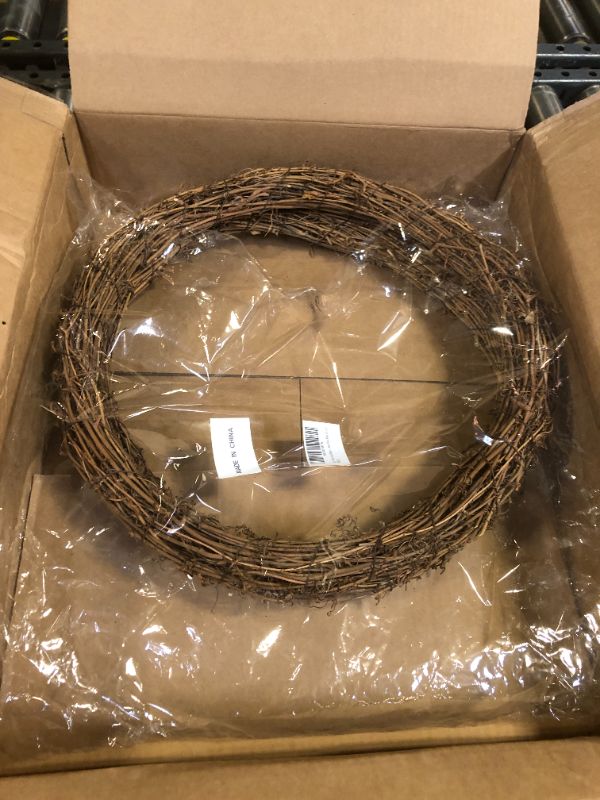 Photo 2 of 2pcs 16inch Large Natural Grapevine Wreath Rings Rattan Vine Branch Wreath Hoop for DIY Craft Wreath Christmas Easter Holiday Decoration Seasonal Decors (2pcs 40cm/16inch)