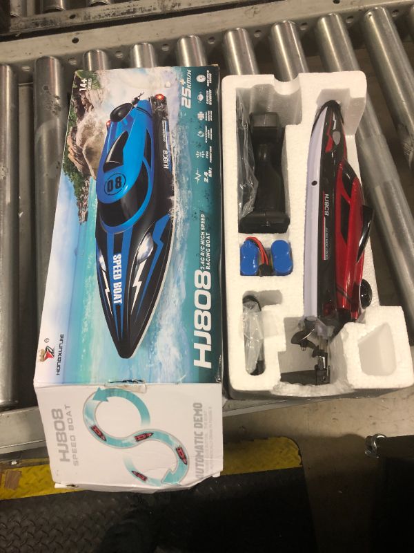 Photo 2 of XDJXWJN RC Boat High Speed Remote Control Boat for Kids and Adults, 2.4GHz Outdoor Water Toy 23 + MPH Race Boat for Pool Lake & Great River