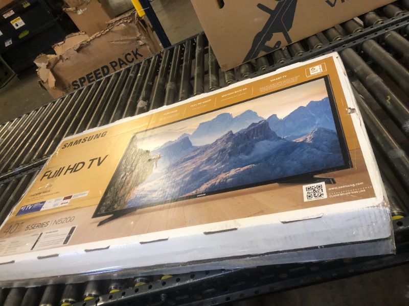 Photo 1 of SAMSUNG 40-inch Class LED Smart FHD TV 1080P (UN40N5200AFXZA, 2019 Model), Black 40 Inch TV Only