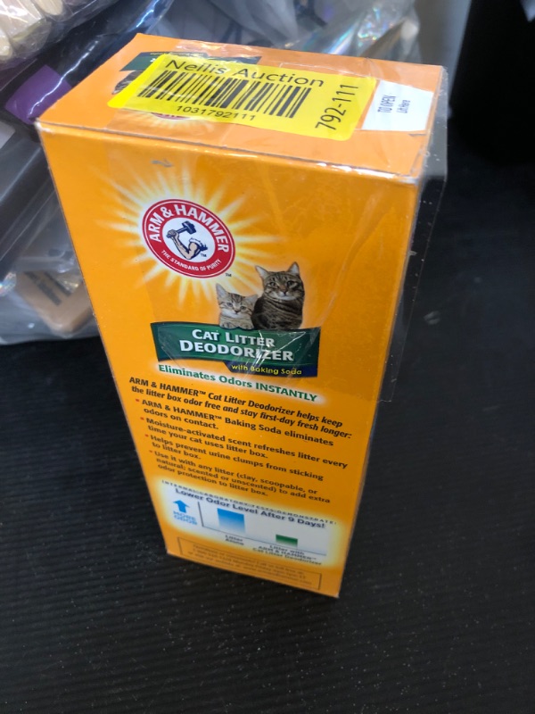 Photo 2 of ARM & Hammer Cat Litter Deodorizer 30 oz 1.88 Pound (Pack of 1)