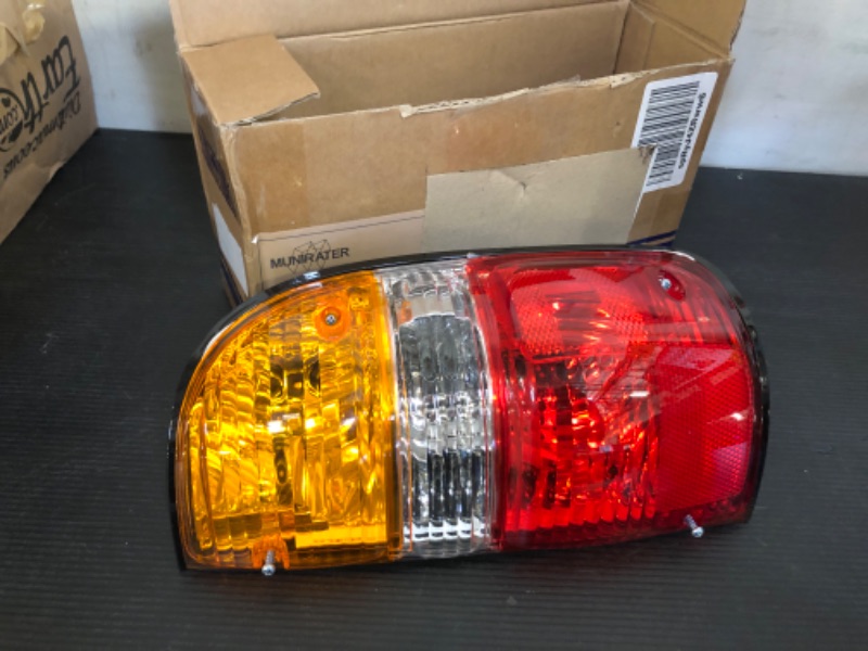 Photo 2 of munirater Rear Right Passenger Side Tail Light Replacement for 2001-2004 Toyota Tacoma TY50062A1R 8542090954 8155004060