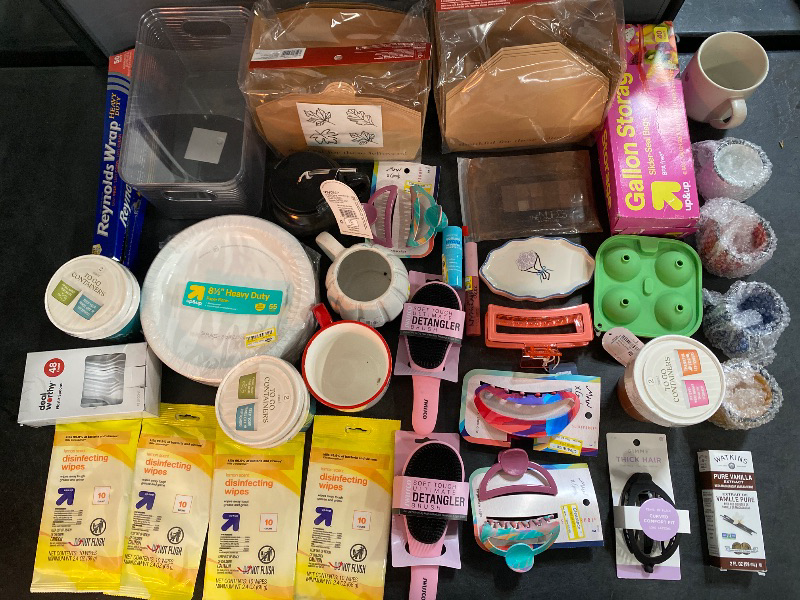 Photo 2 of Miscellaneous  32 Item Kitchen,Dining/Beauty/Cleaning Supplies. All Of Our Variety Boxes Are Sold As-Is & Are Non-Refundable. Why Bid On Single Items When You Can Score a Mix of Unique Finds In One Go? This Is Your Chance To Win Big & Discover Amazing Dea