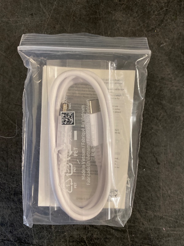 Photo 2 of Samsung 3.3' USB C to USB C Cable - White