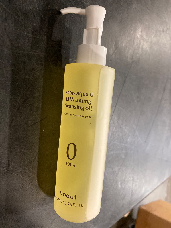 Photo 1 of NOONI Facial Cleanser - Snow Aqua 0 LHA Toning Cleansing Oil | Makeup Blackhead Remover, Pore Control, Glass Skin, Help Control Sebum, Revitalizing, Moisturizing, Korean Skin Care, 6.76 Fl Oz (200 ml)