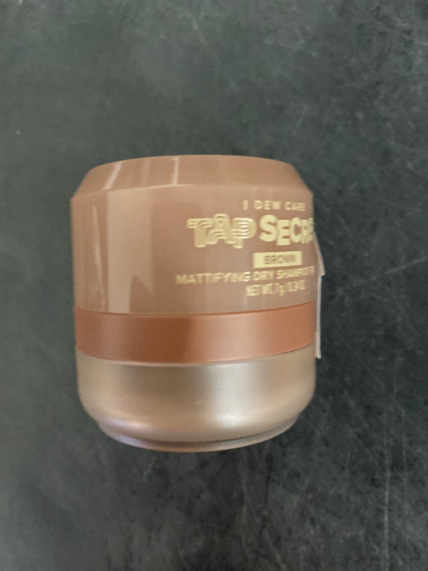 Photo 1 of  Biotin Clarifying Dry Shampoo - Tap Secret Brown | Strengthening & Volumizing, Powder Type, Refillable, Travel size, Non-aerosol, Brunette, Korean Ginseng, 0.26