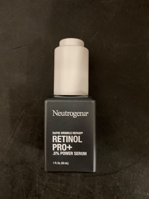 Photo 1 of Neutrogena Rapid Wrinkle Repair Retinol Pro+ Power Facial Serum, Gentle Anti-Aging Face Serum with Pure Retinol & Nourishing Emollients, Non-Comedogenic, Paraben-Free, 1 fl. oz
