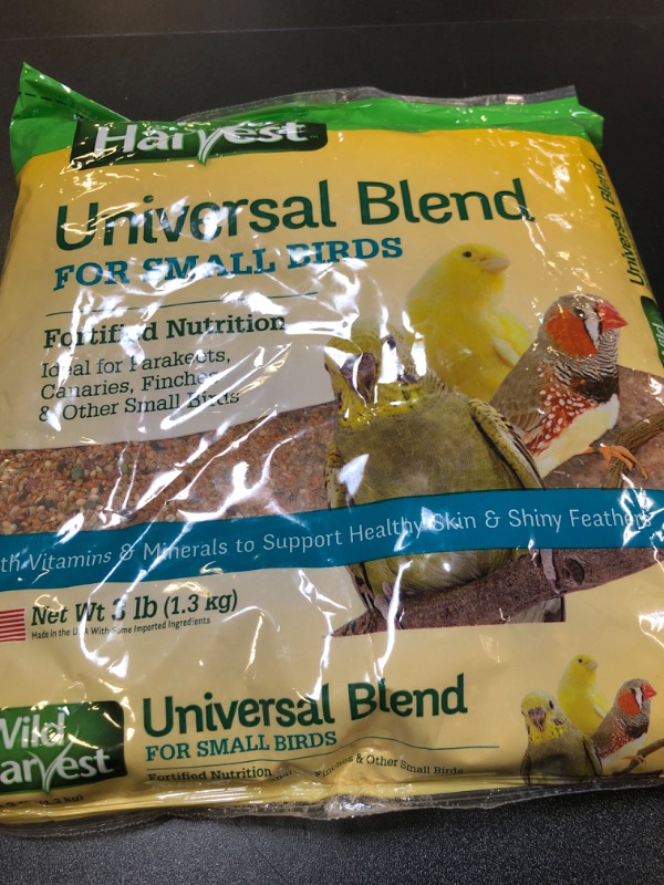 Photo 2 of Wild Harvest Bird Seed Collection: Daily Blends and Advanced Nutrition for Parakeet, Canaries, Finches, Cockatiel, Parrots and More. 3 Pound (Pack of 1) Small Birds