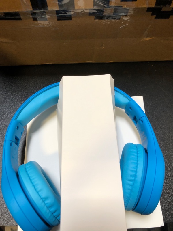Photo 1 of New! LilGadgets Connect+ PRO Kids Premium Volume Limited Wired Headphones with SharePort and Inline Microphone for Children (Blue)
