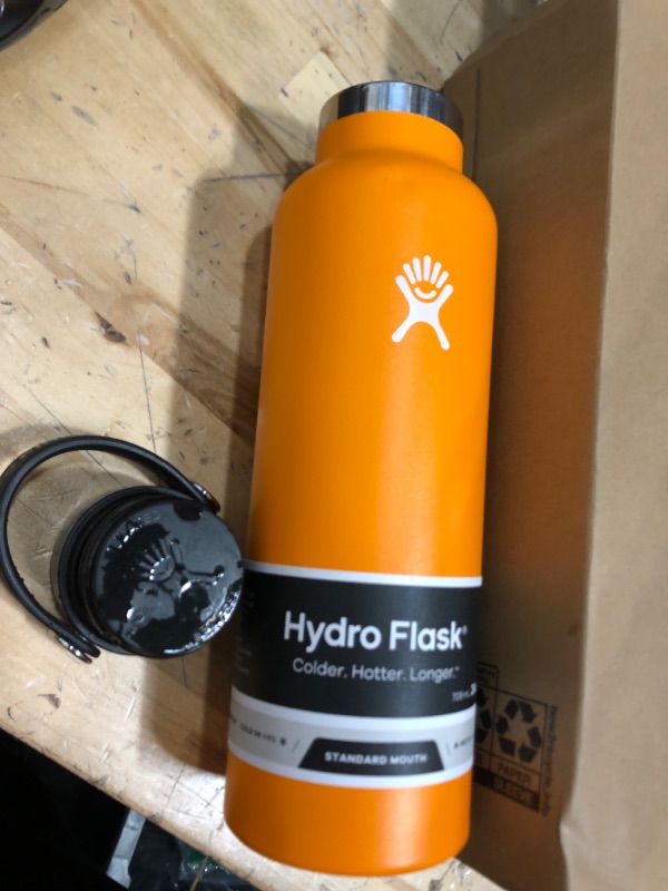 Photo 2 of **MINOR DENTS ON FLASK ,***
Hydro Flask 24 Oz Standard Flex Cap Fossil