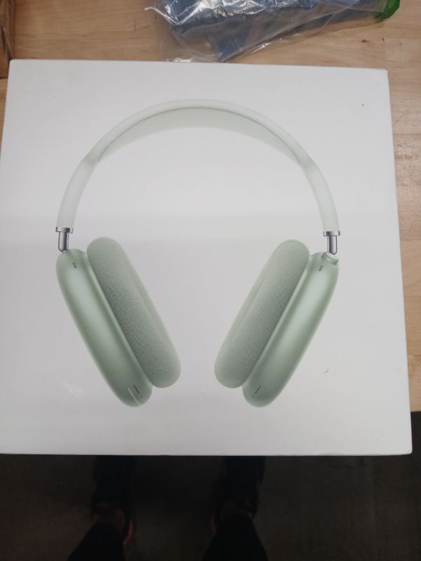 Photo 3 of Apple AirPods Max (Green)----SN---HOYLP4RWP3WG