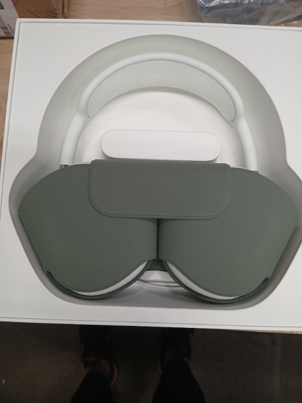 Photo 5 of Apple AirPods Max (Green)----SN---HOYLP4RWP3WG