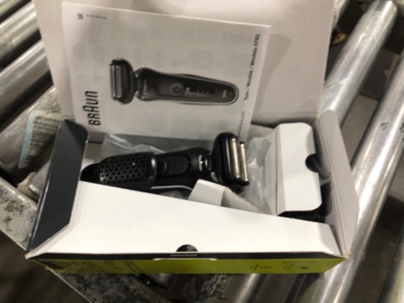 Photo 2 of Braun Electric Razor for Men, Waterproof Foil Shaver, Series 5 5050cs, Wet & Dry