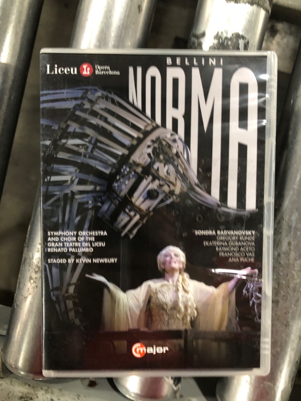 Photo 2 of Bellini: Norma