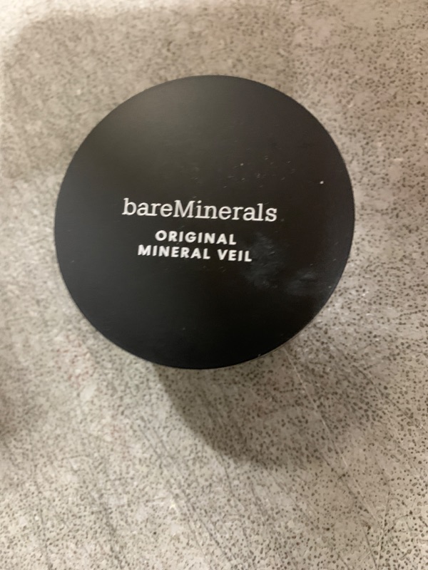 Photo 2 of bareMinerals Mineral Veil® Talc Free Loose Setting Powder