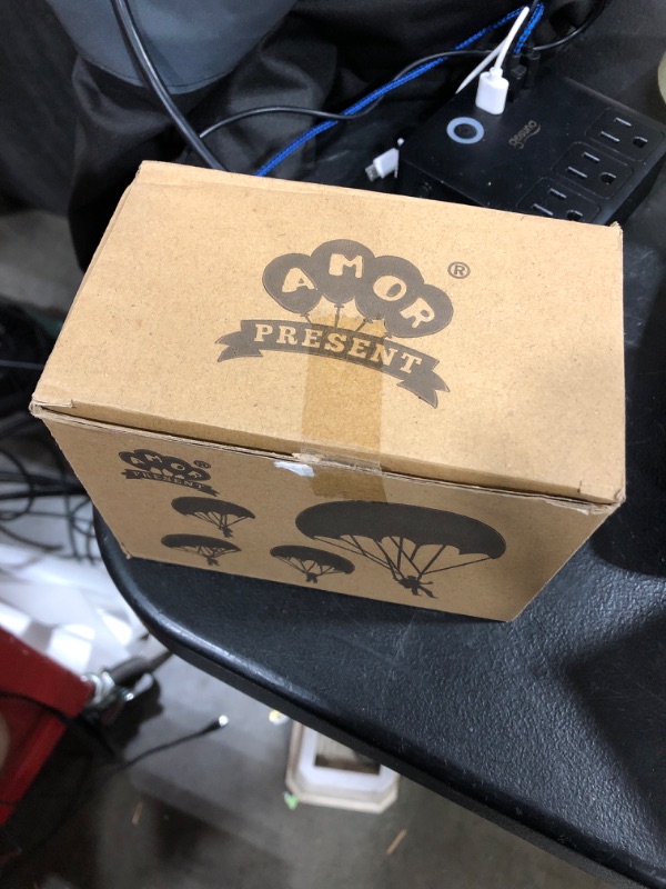 Photo 1 of AMOR PRESENT 10PCS Parachute Army Toys, Tangle Throwing Toy Parachute Outdoor Flying Toys for Kids Parachute Soldier Toys for Birthday Party