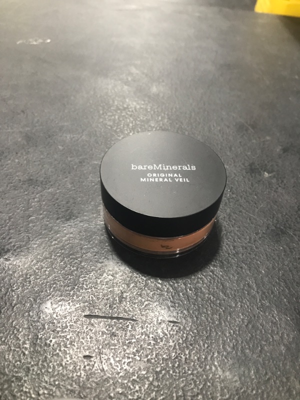 Photo 2 of bareMinerals Mineral Veil® Talc Free Loose Setting Powder