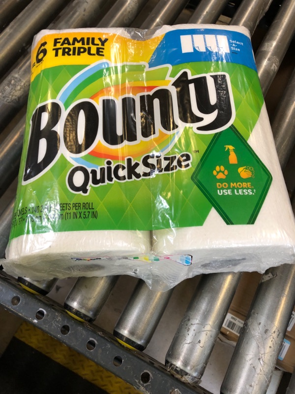 Photo 1 of Bounty Select-A-Size Paper Towels - 2 Triple Rolls, Equivalent to 6 Regular Rolls - Ultra Absorbent and Versatile for Everyday Cleaning Needs