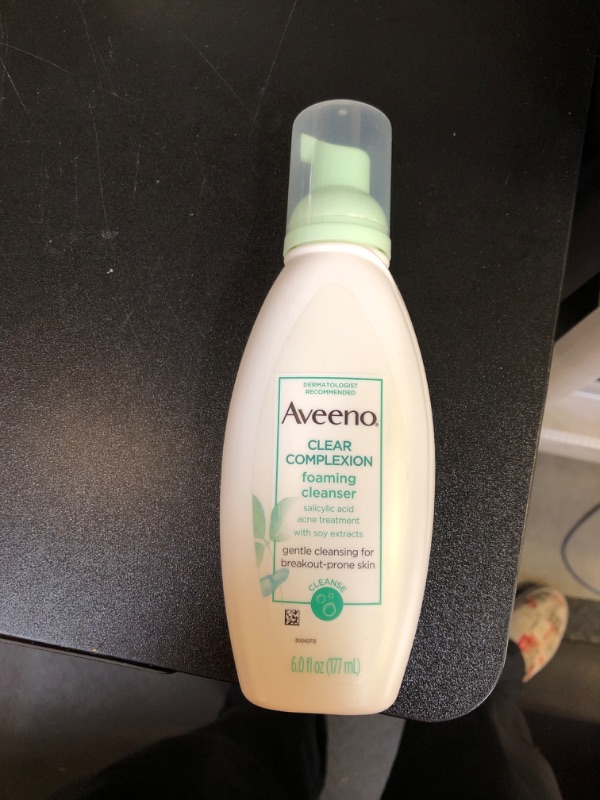 Photo 2 of Aveeno Clear Complexion Foaming Oil-Free Facial Cleanser with Salicylic Acid for Breakout Prone Skin, Face Wash with Soy Extracts, Hypoallergenic and Non-Comedogenic, 6 fl. oz