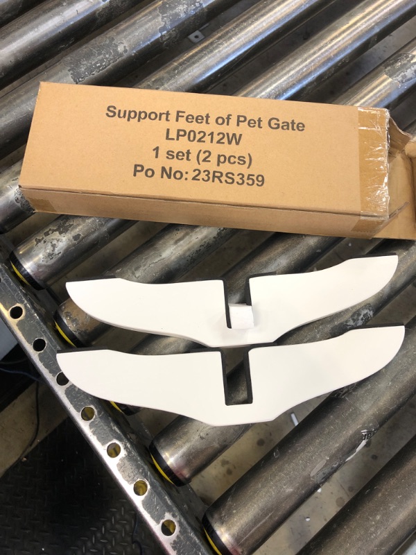 Photo 1 of SUPPORT FEET OF PET GATE 