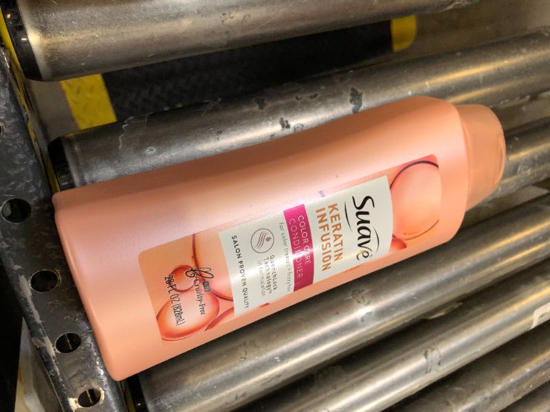 Photo 1 of Suave Professionals/Keratin Infusion Conditioner, Color Care - 28 fl oz