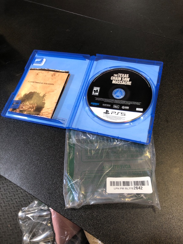 Photo 2 of The Texas Chain Saw Massacre - PlayStation 5