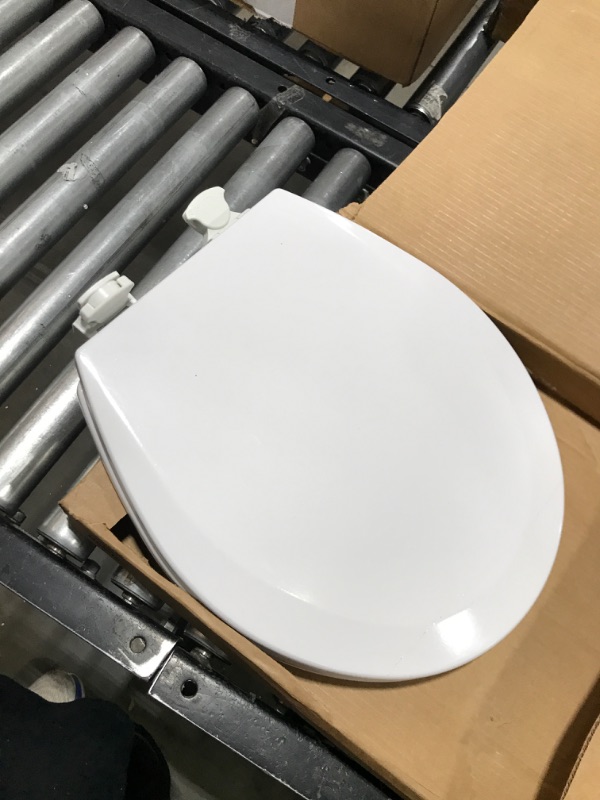 Photo 2 of BEMIS 500EC 390 Toilet Seat with Easy Clean and Change Hinges