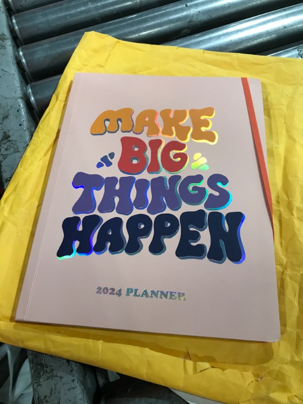 Photo 3 of 2024 Make Big Things Happen Large Monthly Planner: A Deluxe 17-Month Productivity Organizer for Planning Your Dreams and Reaching Goals