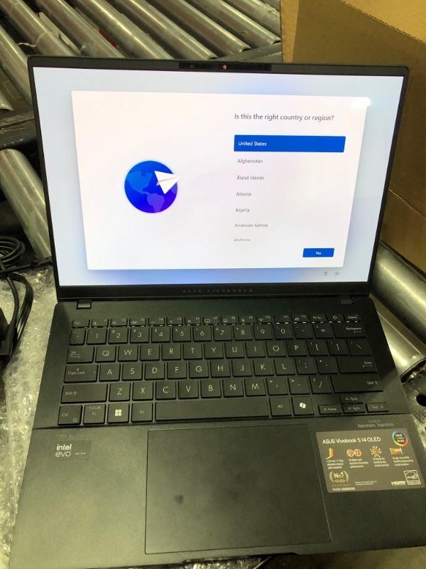 Photo 1 of ASUS Vivobook S 14 OLED intel Evo 