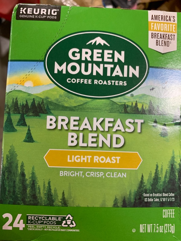 Photo 1 of Green Mountain Coffee Roasters Breakfast Blend Single-Serve Keurig K-Cup Pods, Light Roast Coffee, 96 Count (4 Packs of 24) Breakfast Blend 24 Count (Pack of 4) exp date 08/29/2026