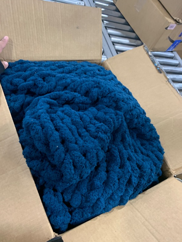 Photo 2 of Ultra Soft Cozy Chunky Knit Blanket Handmade Chenille Yarn Solid Color Throw Blanket Warm Cable Knit Crochet Camping Blanket