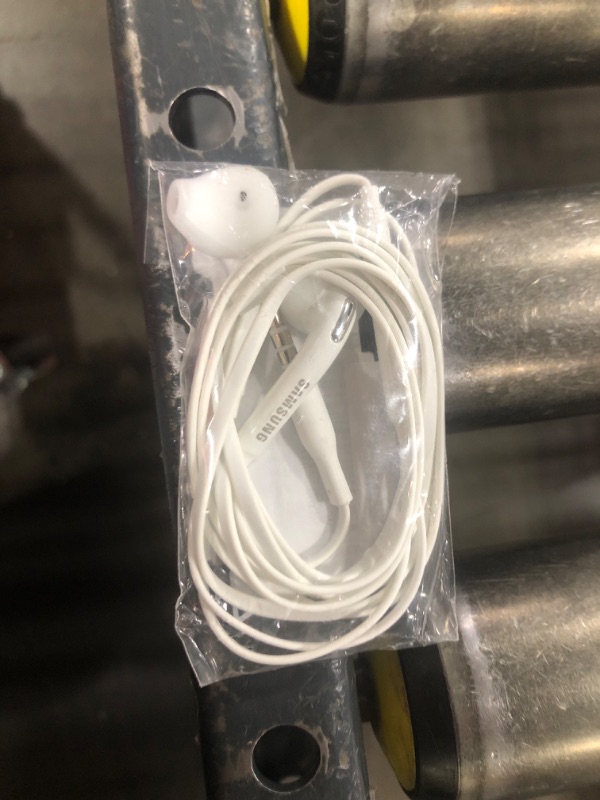 Photo 1 of Samsung Eo-Eg920Bw White Headset/Handsfree/Headphone/Earphone With Volume Control Compatible with Galaxy Phones (Non Retail Packaging - Bulk Packaging)