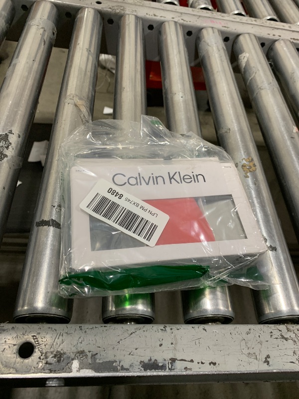 Photo 1 of  missing blue - Calvin Klein Invisibles 3-Pack Thong Cool Melon/Galaxy Grey/Field Olive SM