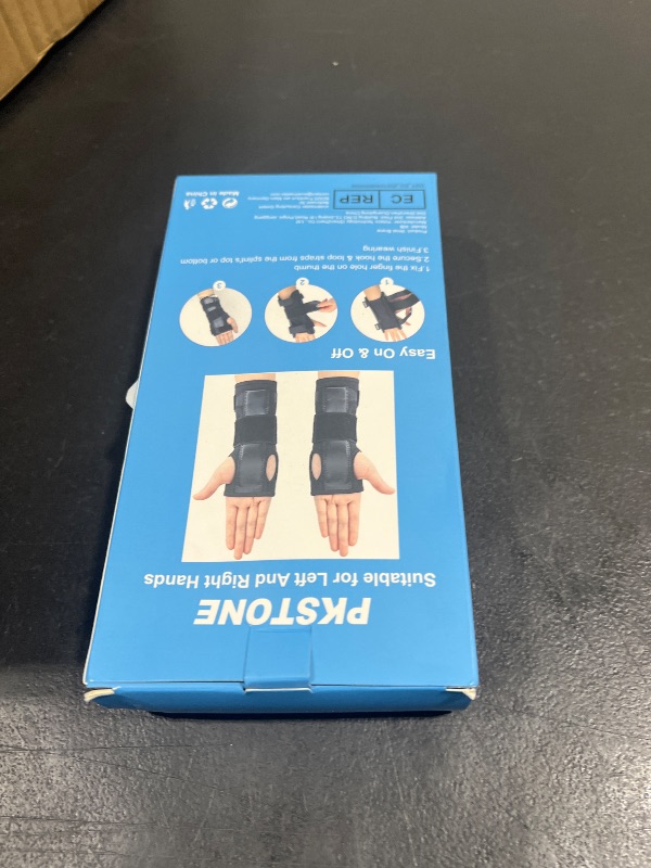 Photo 1 of Wrist Splint for Carpal-Tunnel Syndrome, Adjustable Compression Wrist Brace for Right and Left Hand, Pain Relief for Arthritis, Tendonitis, Sprains S/M (1pic)