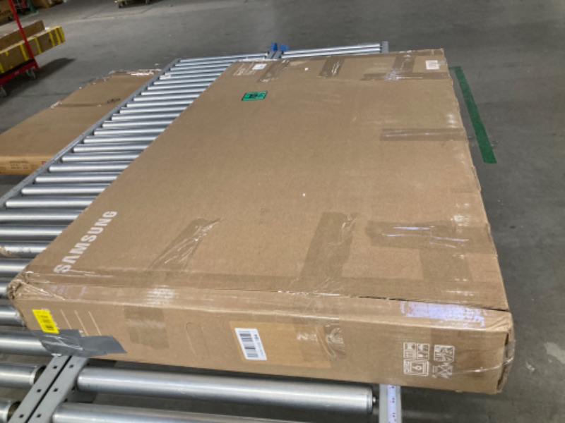 Photo 1 of **parts only** SAMSUNG 55-Inch Class Crystal UHD 4K DU7200 Series HDR Smart TV w/Object Tracking Sound Lite, PurColor, Motion Xcelerator, Mega Contrast, Q-Symphony (UN55DU7200, 2024 Model)
