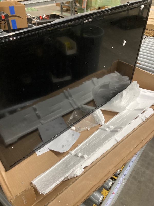 Photo 3 of **PARTS ONLY**SAMSUNG 43-Inch Class Crystal UHD 4K DU7200 Series HDR Smart TV w/Object Tracking Sound Lite, PurColor, Motion Xcelerator, Mega Contrast, Q-Symphony (UN43DU7200, 2024 Model)