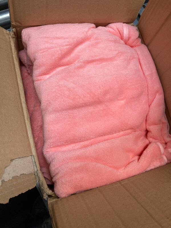 Photo 1 of 57in X 38in pink towel 6pc