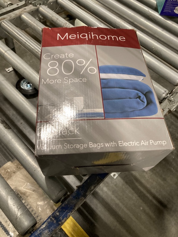 Photo 2 of 24 Pack Vacuum Storage Bags with Electric Air Pump?5 jumbo, 5 large, 5 midium, 5 small and 4 roll bags Space Saver Sealer Bags, Airtight Compression Bags for Clothes, Pillows, Comforters