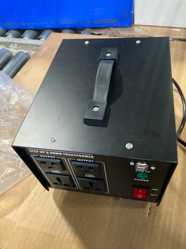 Photo 2 of ***SIMILAR PRODUCT***
Voltage Converter Transformer 2000w,Step Up/Down Power Converter AC 110v to 220v / 220v to 110v,Transformer Converter with Two Spare Fuses,2 Universal Sockets,2 US Outlets,Circuit Breaker Protection