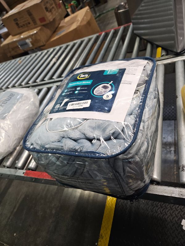 Photo 2 of **USED**
Serta Luxuriously Soft Plush Electric Blanket Fast Heating Cozy Cover, Safety Auto Shut Off Timer, Low EMF, Multi Heat Setting, ETL Certified, Machine Washable, Sea Blue King (92 in x 100 in)