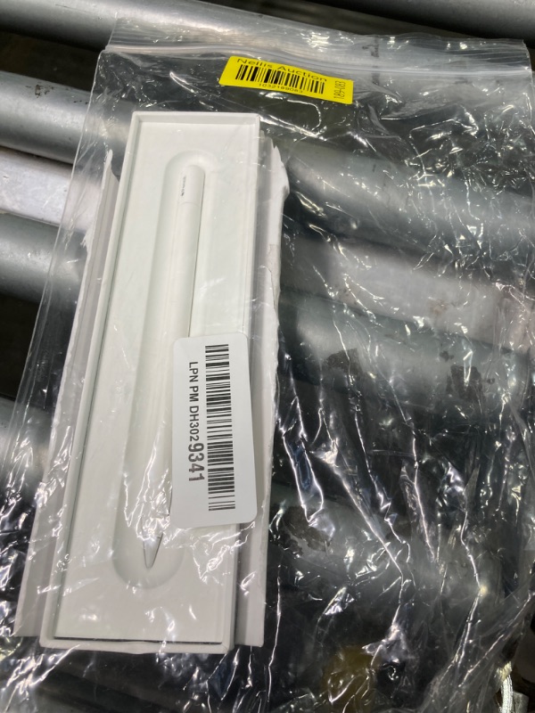 Photo 2 of Apple Pencil (USB-C) ???????